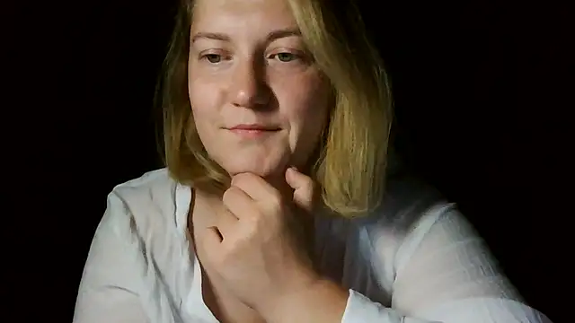 Snapshot of TinaKittyX chatting on May 30, 2026, 9:56 pm TinaKittyX online show from May 30, 2026, 9:56 pm