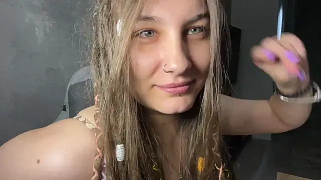 Snapshot of Slatka_torta chatting on April 8, 2026, 8:47 am Slatka torta online show from April 8, 2026, 8:47 am