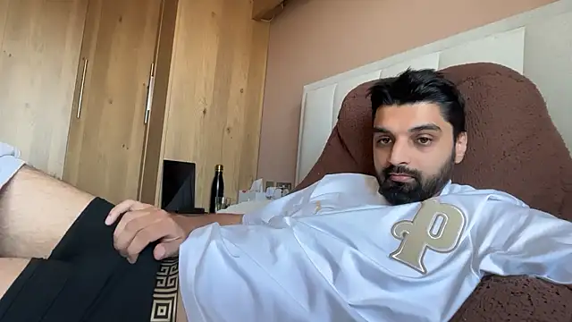 Snapshot of priyxh chatting on May 24, 2026, 1:49 pm priyxh online show from May 24, 2026, 1:49 pm