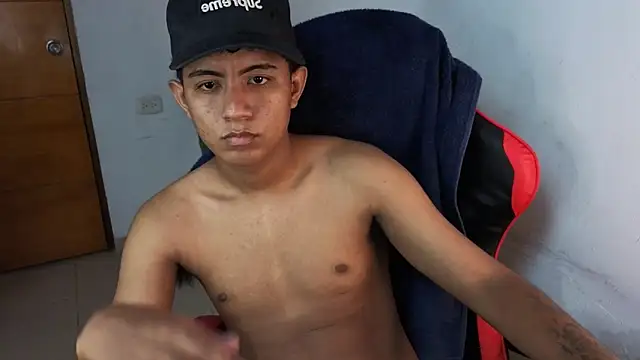 Snapshot of darknigthx chatting on April 4, 2026, 4:11 am darknigthx online show from April 4, 2026, 4:11 am