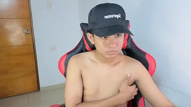 Snapshot of darknigthx chatting on April 9, 2026, 4:01 am darknigthx online show from April 9, 2026, 4:01 am