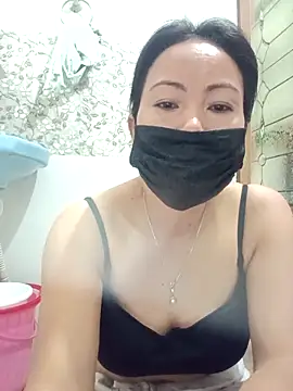 Bristy BigBoobs online show from April 5, 2026, 4:04 pm