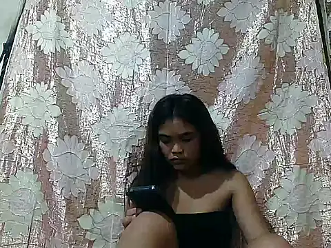 Snapshot of AsianPinay18 chatting on April 4, 2026, 9:23 pm AsianPinay18 online show from April 4, 2026, 9:23 pm