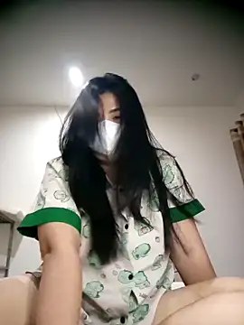 Alicee 001 online show from April 7, 2026, 4:29 pm