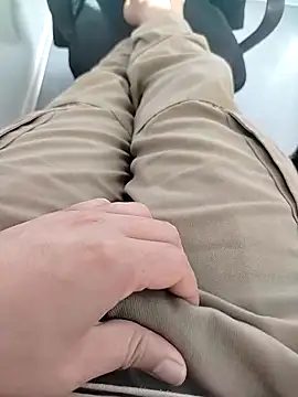 samosa7678 online show from April 9, 2026, 4:12 pm