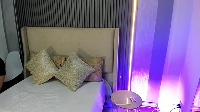 BellaWilliams  online show from July 16, 2026, 7:42 pm