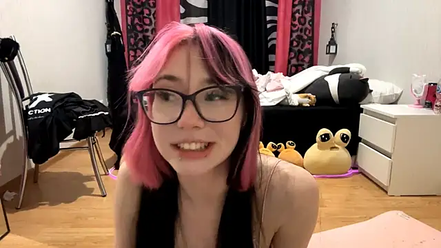 Snapshot of WifeAileen chatting on April 28, 2026, 7:41 pm WifeAileen online show from April 28, 2026, 7:41 pm
