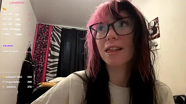 Snapshot of WifeAileen chatting on May 8, 2026, 7:14 am WifeAileen online show from May 8, 2026, 7:14 am