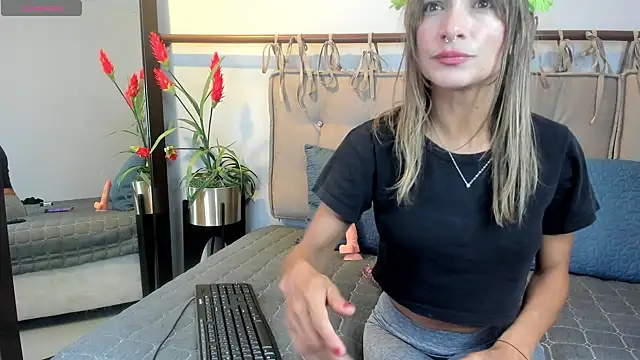 alma rose  online show from April 30, 2026, 7:53 pm