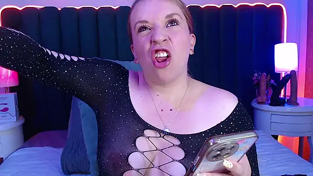 Velvett Blonde online show from May 23, 2026, 3:27 pm