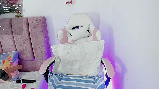alisson boobs   online show from June 7, 2026, 10:46 pm