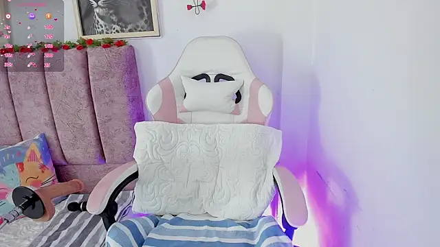 alisson boobs   online show from June 17, 2026, 10:54 pm