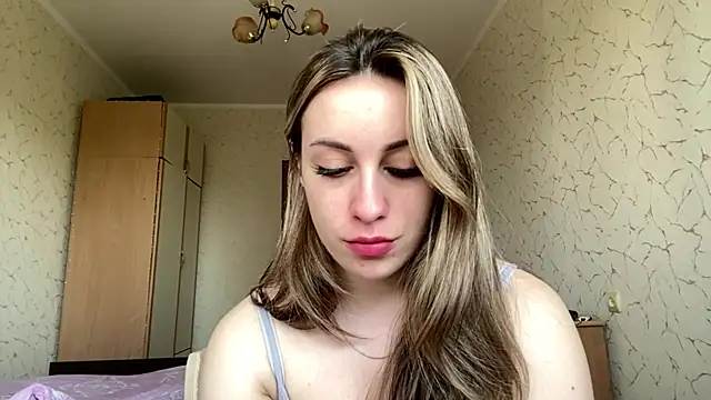 Snapshot of SpringSummers chatting on May 27, 2026, 9:39 am SpringSummers online show from May 27, 2026, 9:39 am