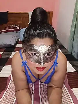 Maskedcurves online show from June 23, 2026, 8:23 am