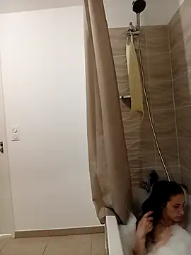 Lolaa92i online show from April 5, 2026, 3:42 pm