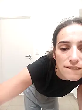 Lolaa92i online show from April 11, 2026, 12:59 am