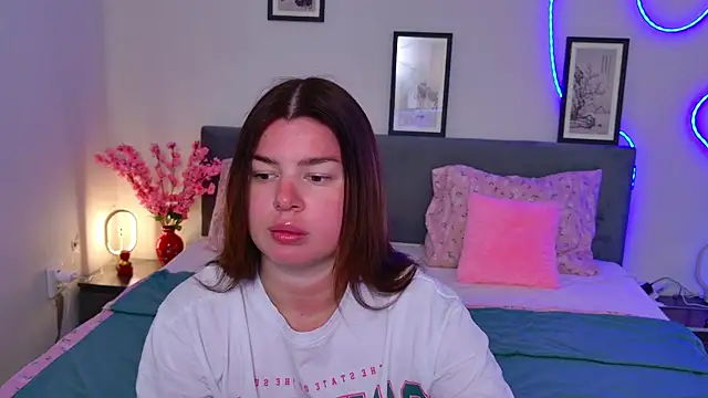 moneyforPeaches online show from June 21, 2026, 4:09 pm