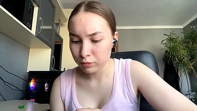 Snapshot of Milaissocute chatting on May 21, 2026, 1:51 pm Milaissocute online show from May 21, 2026, 1:51 pm