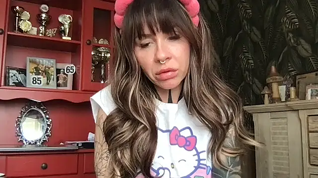 GoddessBetty online show from April 3, 2026, 12:58 pm