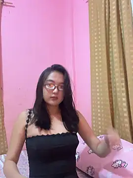 onlykays  online show from April 26, 2026, 1:09 pm