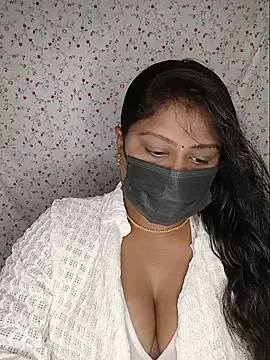 Romantic Woman online show from July 11, 2026, 6:32 pm
