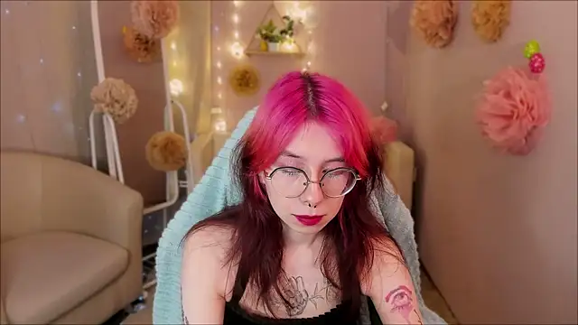 Alice Nyx online show from April 5, 2026, 8:17 pm