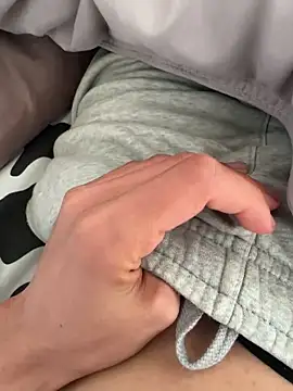 Snapshot of LemmonB chatting on April 7, 2026, 7:20 am LemmonB online show from April 7, 2026, 7:20 am