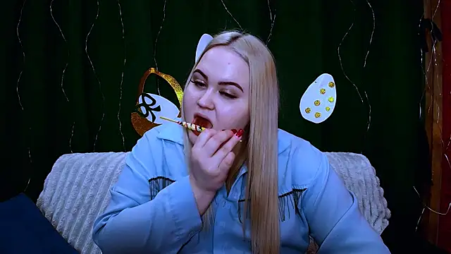 BlondeGlem online show from April 11, 2026, 7:45 am