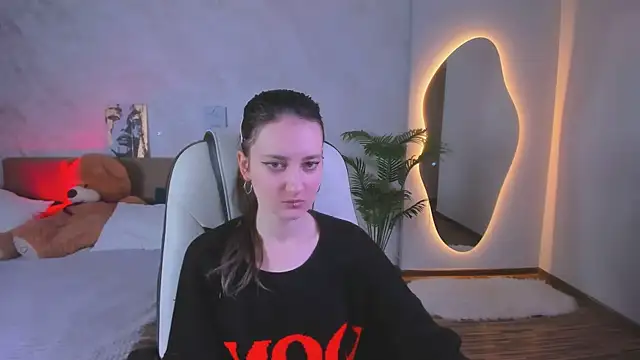  SummerLila online show from April 6, 2026, 1:56 pm