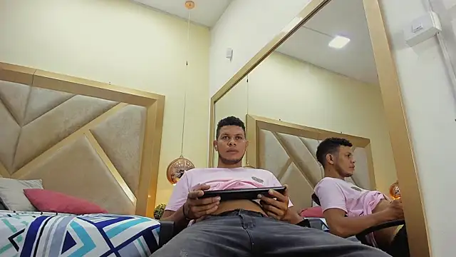 NohaBrooks online show from April 10, 2026, 5:06 pm