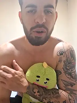 leoxxxgato online show from April 9, 2026, 9:42 pm