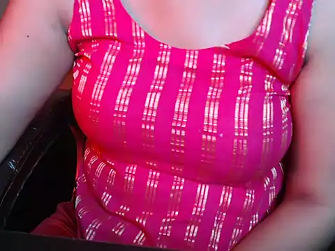 Snapshot of Kiarax1 chatting on May 22, 2026, 5:58 am Kiarax1 online show from May 22, 2026, 5:58 am