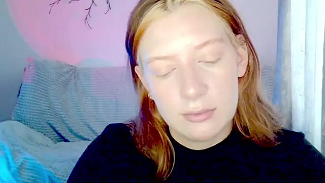 Snapshot of earn_my_lily chatting on April 24, 2026, 7:11 am earn my lily online show from April 24, 2026, 7:11 am