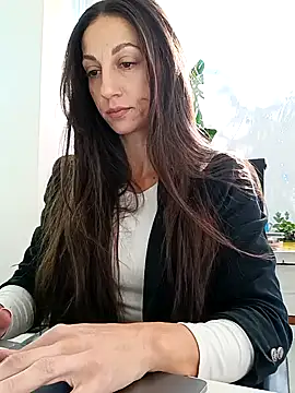 canduxgirl online show from May 4, 2026, 1:29 pm