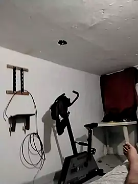 Yovanymartinez online show from April 17, 2026, 11:35 am