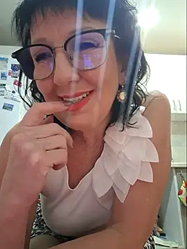 Snapshot of LaliaMia chatting on December 4, 2025, 2:10 am LaliaMia online show from December 4, 2025, 2:10 am