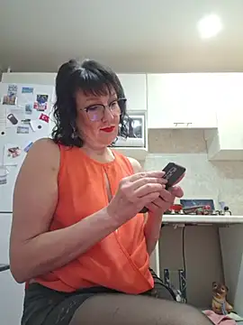 Snapshot of LaliaMia chatting on December 14, 2025, 3:34 am LaliaMia online show from December 14, 2025, 3:34 am