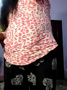 Roshni2001 online show from April 6, 2026, 3:57 pm