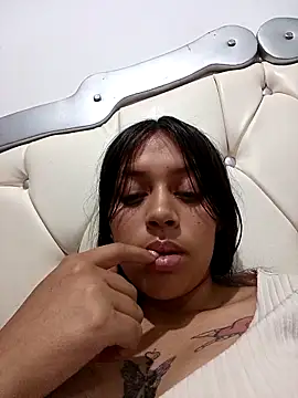 Snapshot of mara-ross chatting on April 7, 2026, 4:02 am mara-ross online show from April 7, 2026, 4:02 am