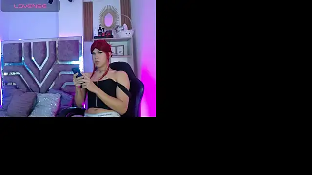 Eva  Walker online show from April 7, 2026, 8:31 pm