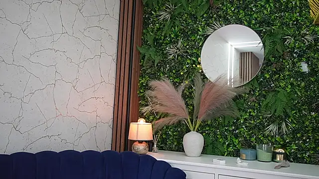 LunaCharm  online show from April 17, 2026, 3:53 am