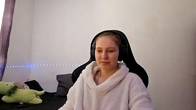 Snapshot of WesleyFrohling chatting on April 8, 2026, 9:09 am WesleyFrohling online show from April 8, 2026, 9:09 am