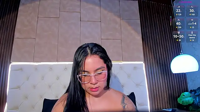 Amelia Rossetti online show from June 27, 2026, 11:04 am