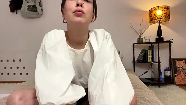 Evelyn Charm online show from April 16, 2026, 2:29 pm