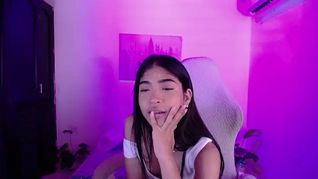 Snapshot of Jully_dreams chatting on May 8, 2026, 7:08 pm Jully dreams online show from May 8, 2026, 7:08 pm