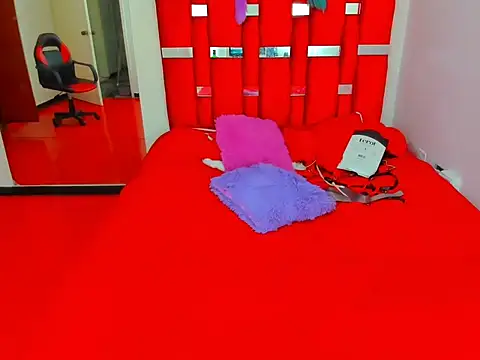 scarlett red 1 online show from May 2, 2026, 4:56 pm