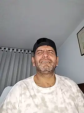 Snapshot of Senkoreman_hard chatting on May 16, 2026, 3:47 am Senkoreman hard online show from May 16, 2026, 3:47 am