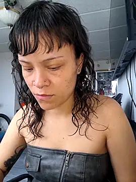 Snapshot of seijaku_ chatting on April 16, 2026, 4:19 pm seijaku online show from April 16, 2026, 4:19 pm