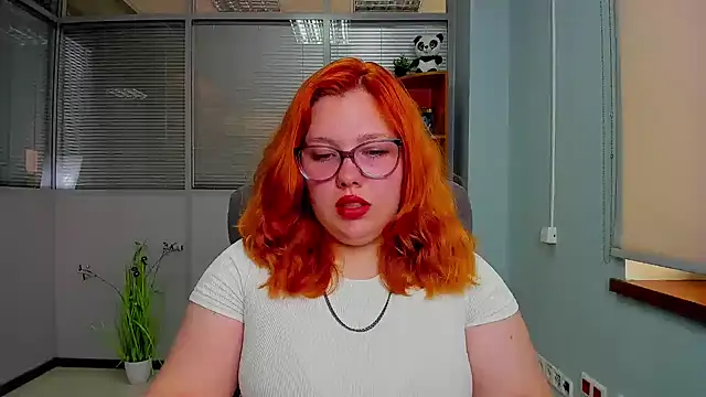 Snapshot of Aillia-Rous chatting on June 9, 2026, 6:25 am Aillia-Rous online show from June 9, 2026, 6:25 am