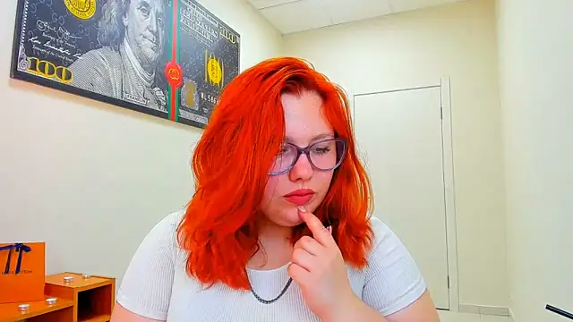 Snapshot of Aillia-Rous chatting on June 16, 2026, 6:49 am Aillia-Rous online show from June 16, 2026, 6:49 am